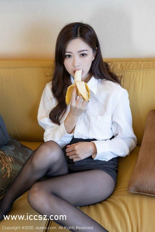 吃瓜女网红视频素材下载,视频素材背后的故事